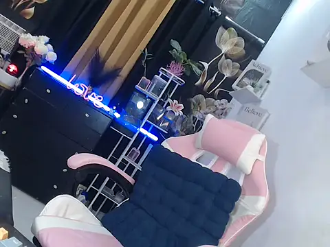Snapshot of miss_ning chatting on April 23, 6:10 pm miss ning online show from April 23, 6:10 pm