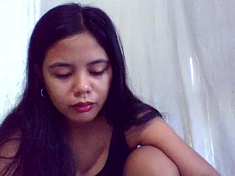 Snapshot of sweet_heaven00 chatting on October 3, 12:18 am sweet heaven00 online show from October 3, 12:18 am