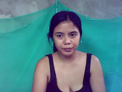 Snapshot of sweet_heaven00 chatting on October 26, 4:40 am sweet heaven00 online show from October 26, 4:40 am