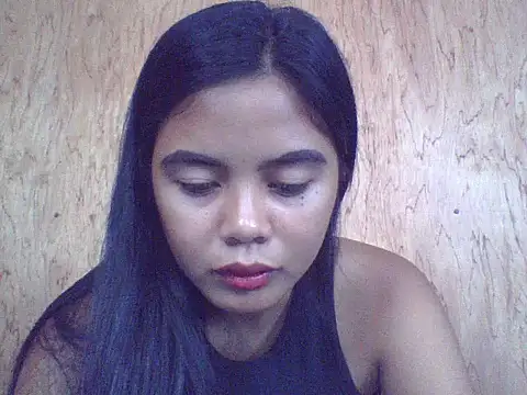 Snapshot of sweet_heaven00 chatting on December 2, 2:39 am sweet heaven00 online show from December 2, 2:39 am