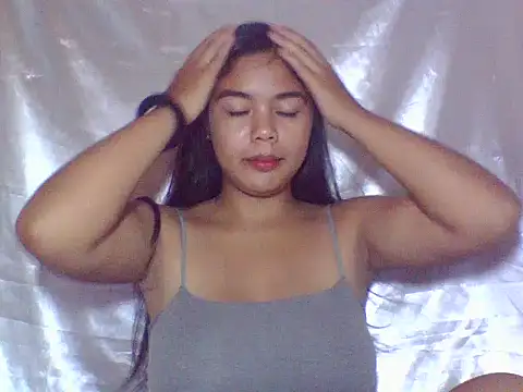 Snapshot of sweet_heaven00 chatting on December 3, 12:40 am sweet heaven00 online show from December 3, 12:40 am