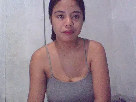 Snapshot of sweet_heaven00 chatting on January 11, 10:48 pm sweet heaven00 online show from January 11, 10:48 pm