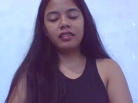 Snapshot of sweet_heaven00 chatting on January 18, 11:30 pm sweet heaven00 online show from January 18, 11:30 pm