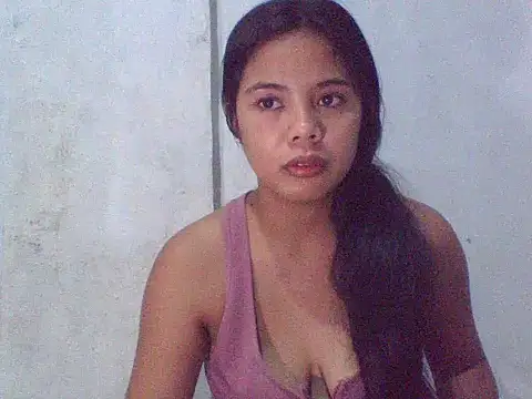 Snapshot of sweet_heaven00 chatting on February 3, 1:59 am sweet heaven00 online show from February 3, 1:59 am