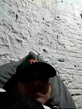 Snapshot of danielguerreros@xh chatting on June 10, 8:52 pm danielguerrerosxh online show from June 10, 8:52 pm