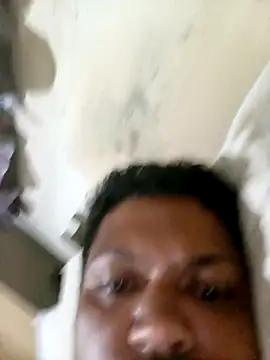 Snapshot of Lunna2025 chatting on April 6, 12:19 am Lunna2025 online show from April 6, 12:19 am