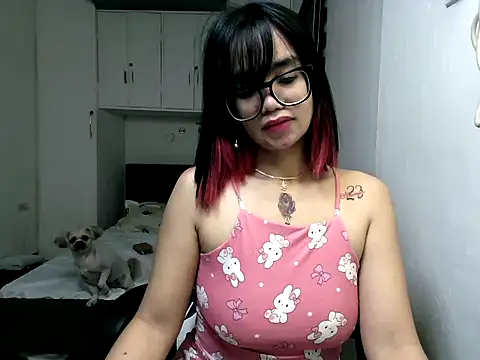 Snapshot of eattmebabyy chatting on February 1, 12:15 pm eattmebabyy online show from February 1, 12:15 pm