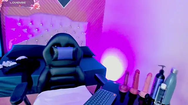 Snapshot of Nyx_Moon chatting on July 2, 10:16 pm Nyx Moon online show from July 2, 10:16 pm