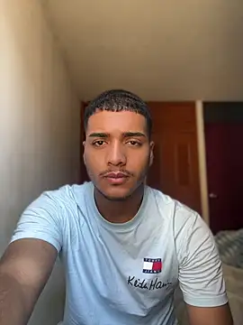 Snapshot of michel_g1 chatting on May 24, 3:39 pm michel g1 online show from May 24, 3:39 pm