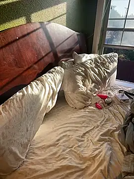 Snapshot of caramel__cremes chatting on November 10, 2:16 pm caramel cremes online show from November 10, 2:16 pm