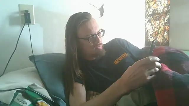 Snapshot of dandonn chatting on April 5, 4:04 pm dandonn online show from April 5, 4:04 pm