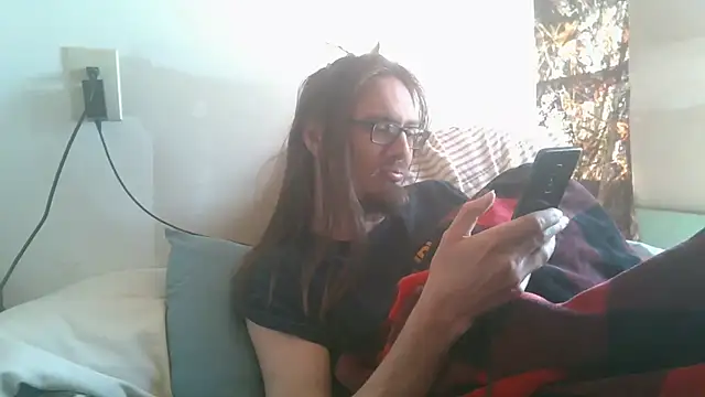 Snapshot of dandonn chatting on April 6, 4:19 pm dandonn online show from April 6, 4:19 pm