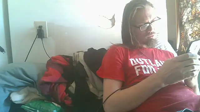 Snapshot of dandonn chatting on April 17, 4:10 pm dandonn online show from April 17, 4:10 pm