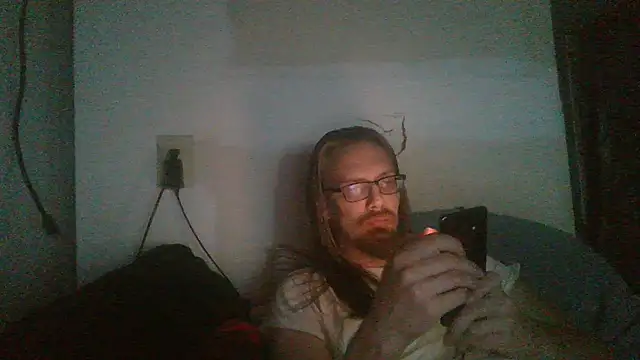 Snapshot of dandonn chatting on April 28, 2:38 am dandonn online show from April 28, 2:38 am