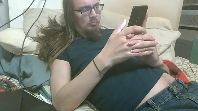 Snapshot of dandonn chatting on July 16, 2:17 am dandonn online show from July 16, 2:17 am