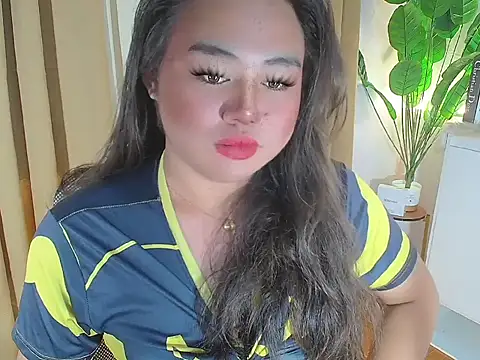 Snapshot of ursexy_ceciliaxx chatting on April 8, 10:10 pm ursexy ceciliaxx online show from April 8, 10:10 pm