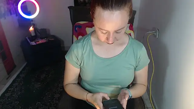 Snapshot of Milf_Valeria chatting on September 26, 2:43 pm Milf Valeria online show from September 26, 2:43 pm