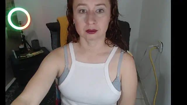 Snapshot of Milf_Valeria chatting on October 7, 3:20 pm Milf Valeria online show from October 7, 3:20 pm
