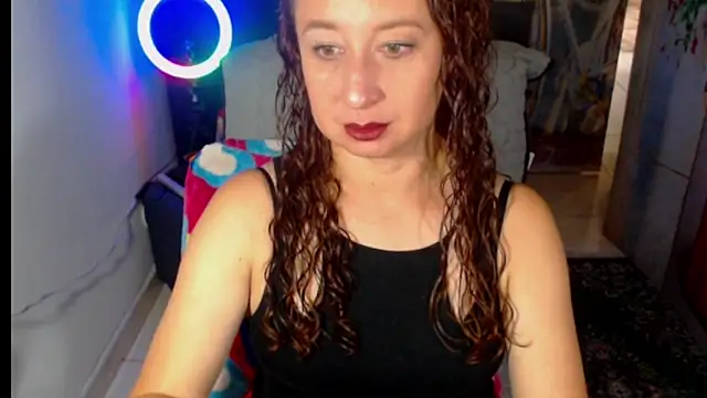 Snapshot of Milf_Valeria chatting on October 20, 2:50 pm Milf Valeria online show from October 20, 2:50 pm