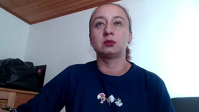 Snapshot of Milf_Valeria chatting on May 22, 5:40 pm Milf Valeria online show from May 22, 5:40 pm
