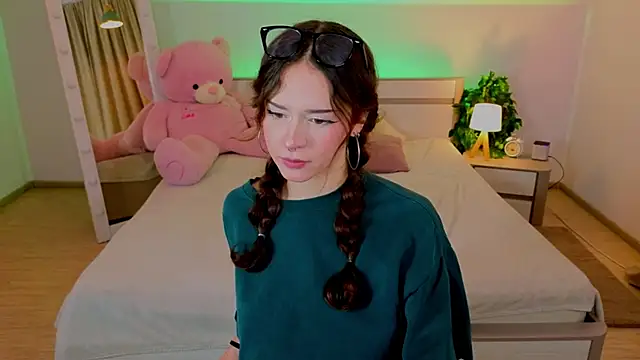 Adetta online show from November 16, 10:10 am