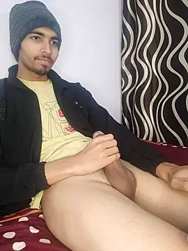 Snapshot of Sweetfucker_ chatting on January 15, 8:30 am Sweetfucker online show from January 15, 8:30 am