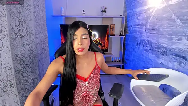 Snapshot of AmbarFoxx_ chatting on May 5, 9:56 pm AmbarFoxx online show from May 5, 9:56 pm