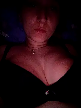 Snapshot of Lissa213 chatting on October 4, 11:14 pm Lissa213 online show from October 4, 11:14 pm