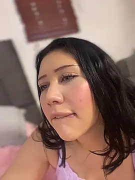 Snapshot of snow_doll chatting on July 25, 10:51 pm snow doll online show from July 25, 10:51 pm