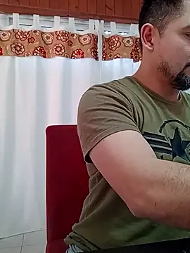Bradd 32 online show from June 11, 5:11 pm