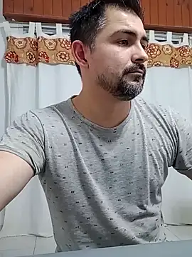 Bradd 32 online show from July 2, 4:07 am