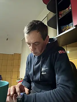 adiluci1 online show from April 12, 2:05 am