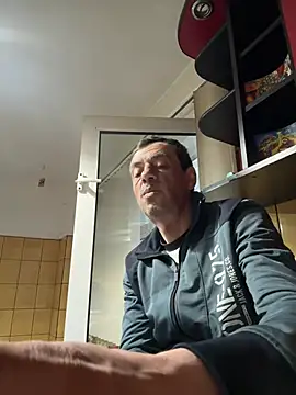 adiluci1 online show from April 19, 3:17 am