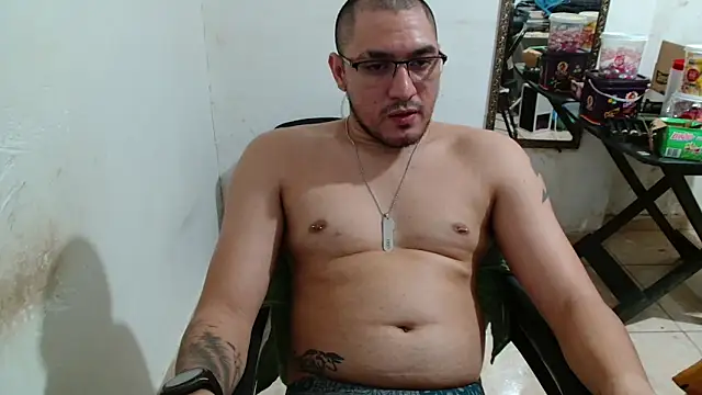 Snapshot of Leonino231 chatting on September 25, 11:52 pm Leonino231 online show from September 25, 11:52 pm