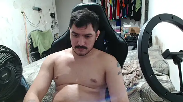 Snapshot of Leonino231 chatting on May 28, 1:14 am Leonino231 online show from May 28, 1:14 am