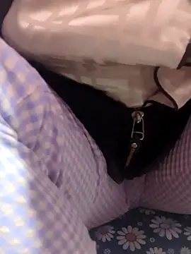 Snapshot of opna8 chatting on February 1, 12:37 pm opna8 online show from February 1, 12:37 pm