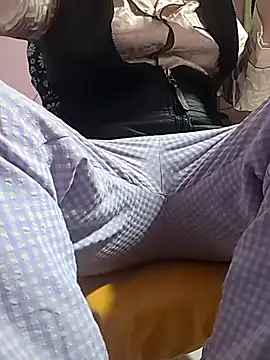 Snapshot of opna8 chatting on February 3, 6:51 am opna8 online show from February 3, 6:51 am