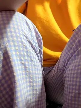 Snapshot of opna8 chatting on February 20, 10:21 pm opna8 online show from February 20, 10:21 pm