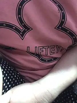 Snapshot of opna8 chatting on February 25, 11:47 pm opna8 online show from February 25, 11:47 pm