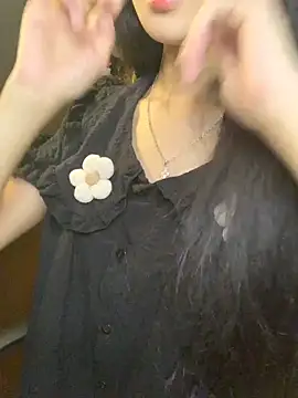 Nhinhi18 online show from April 5, 3:20 pm