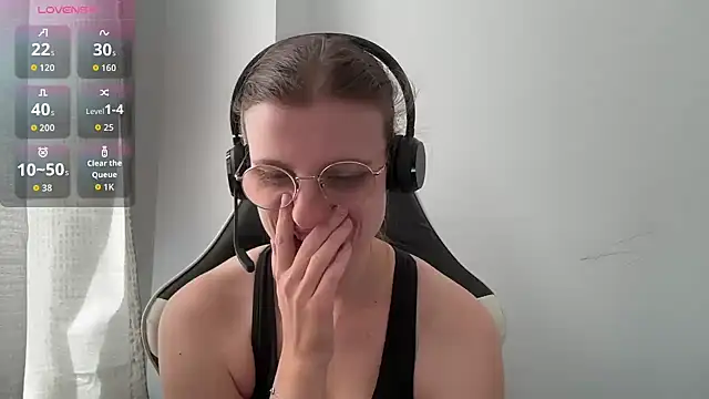 BustyKellyXXX online show from April 6, 9:43 am