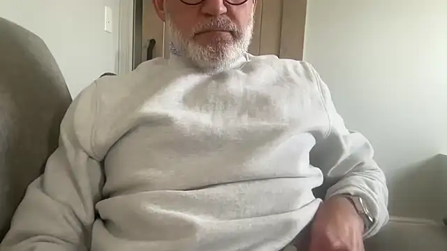 Snapshot of braselton06 chatting on December 16, 3:17 pm braselton06 online show from December 16, 3:17 pm