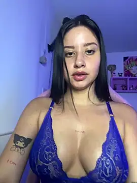 Snapshot of lucy_grey25 chatting on April 21, 5:17 pm lucy grey25 online show from April 21, 5:17 pm