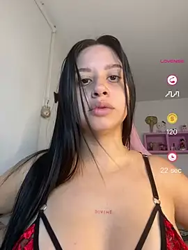 Snapshot of lucy_grey25 chatting on May 7, 4:12 pm lucy grey25 online show from May 7, 4:12 pm