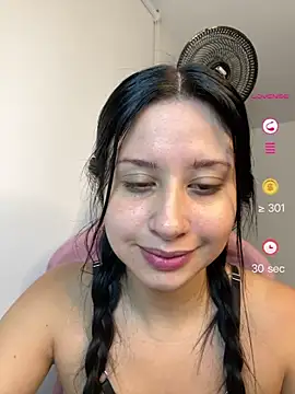 Snapshot of lucy_grey25 chatting on May 9, 5:18 pm lucy grey25 online show from May 9, 5:18 pm
