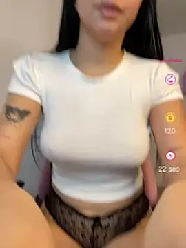 Snapshot of lucy_grey25 chatting on May 23, 5:06 pm lucy grey25 online show from May 23, 5:06 pm