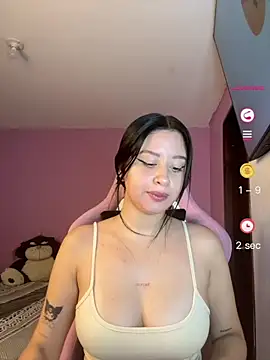 Snapshot of lucy_grey25 chatting on July 2, 5:08 pm lucy grey25 online show from July 2, 5:08 pm