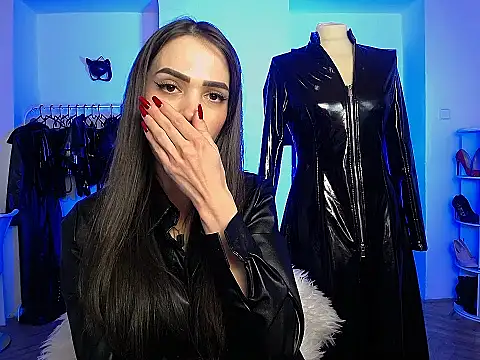 AlienaMoore online show from February 21, 11:50 pm