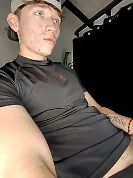 Snapshot of Logan_sixxer chatting on October 19, 9:37 pm Logan sixxer online show from October 19, 9:37 pm