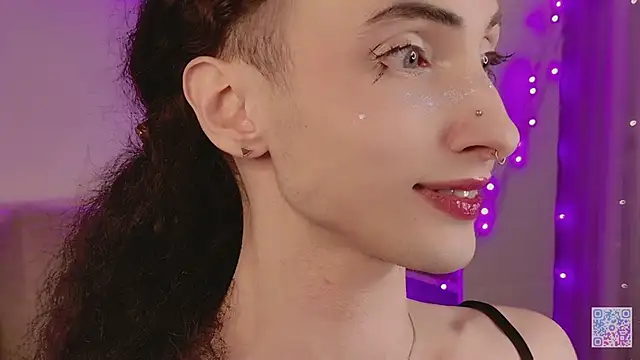 Queen of tease online show from April 18, 4:00 pm